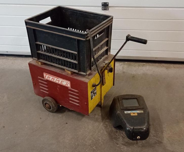 Te koop: Tramex Lasapparaat SL160 (220V), Doe-het-zelf en Verbouw, Gereedschap | Lasapparaten, Gebruikt, Elektroden, Minder dan 150 ampère