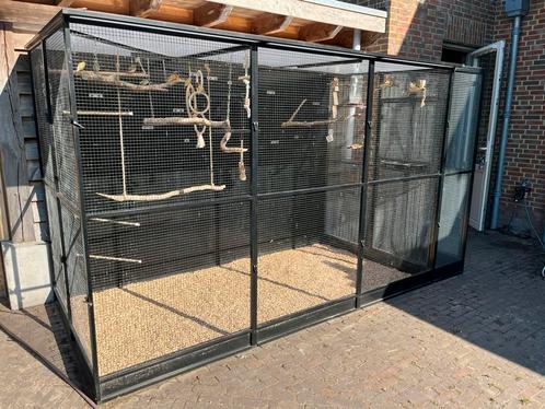 Prijsverlaging! Luxe alu voliere 2 jr oud met binnenverblijf, Dieren en Toebehoren, Vogels | Hokken en Kooien, Zo goed als nieuw