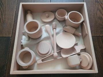 houten sensorische speelbak met accessoires beschikbaar voor biedingen