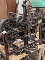 Antiek toren uurwerk €950, Ophalen