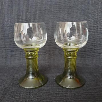 Vintage wijn glas klein met olijf groen, set 2 glazen beschikbaar voor biedingen
