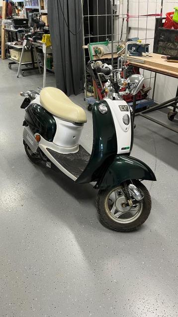 EVT snorscooter  beschikbaar voor biedingen