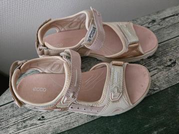 Ecco Offroad sandalen maat 42 beige/rosegoud/zilver z.g.a.n. beschikbaar voor biedingen