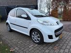 Peugeot 107 1.0-12V XS- 2010- 5drs- Airco- Elek Pakket- NL A, Auto's, Voorwielaandrijving, Stof, Gebruikt, Zwart