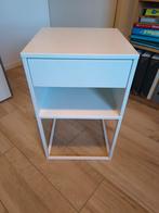 Nachtkastje vikhammer ikea, Huis en Inrichting, Slaapkamer | Nachtkastjes, Ophalen, Zo goed als nieuw, Minder dan 45 cm, 55 tot 70 cm