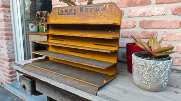 Vintage Norma Lampen Toonbank Display Stand beschikbaar voor biedingen