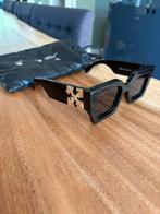 Off white zonnenbril zwart goud, Sieraden, Tassen en Uiterlijk, Zonnebrillen en Brillen | Dames, Ophalen of Verzenden, Zo goed als nieuw