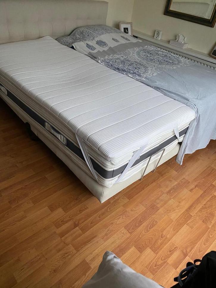 Ecru kleur, elektrisch verstelbare Boxspring 180x200, Huis en Inrichting, Slaapkamer | Matrassen en Bedbodems, Gebruikt, Bedbodem