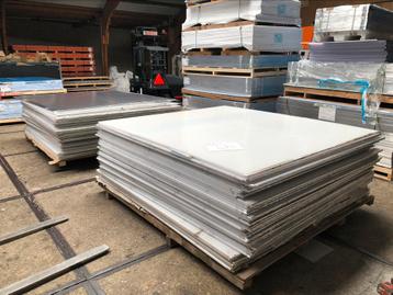 Polycarbonaat platen 16mm dik opaal beschikbaar voor biedingen