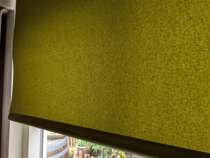 Twee rolgordijnen van Veneta, Huis en Inrichting, Stoffering | Gordijnen en Lamellen, Gebruikt, 100 tot 150 cm, 100 tot 150 cm