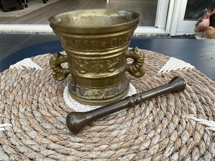 Mooie vintage vijzel+ stamper. NU 14,99€, Antiek en Kunst, Antiek | Koper en Brons, Brons, Ophalen of Verzenden