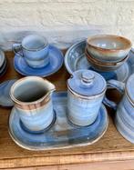 Volendams aardewerk, serviesonderdelen blauw en beige, Ophalen of Verzenden, Zo goed als nieuw, Aardewerk, Overige stijlen
