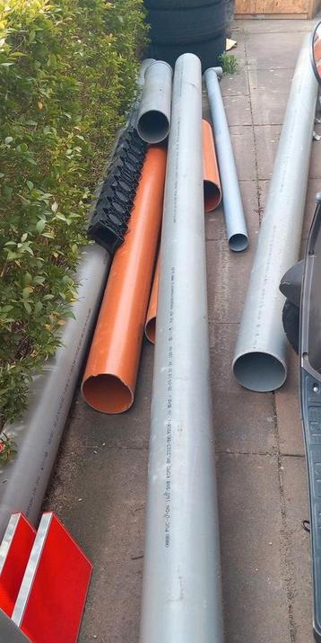 Pvc diverse lengtes en stukken beschikbaar voor biedingen