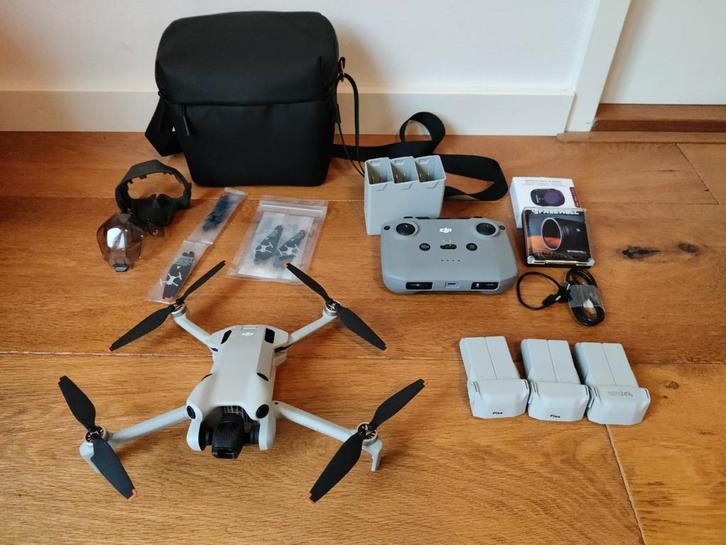 DJI mini 4 pro uitzonderlijk 45 min vliegen per batterij!, Audio, Tv en Foto, Drones, Ophalen of Verzenden