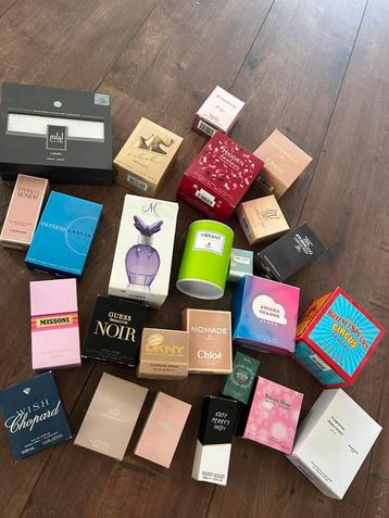 Lege parfum dozen 40 stuks beschikbaar voor biedingen