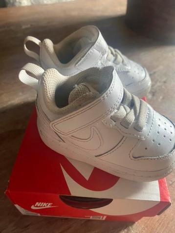 Baby Nike schoentjes beschikbaar voor biedingen
