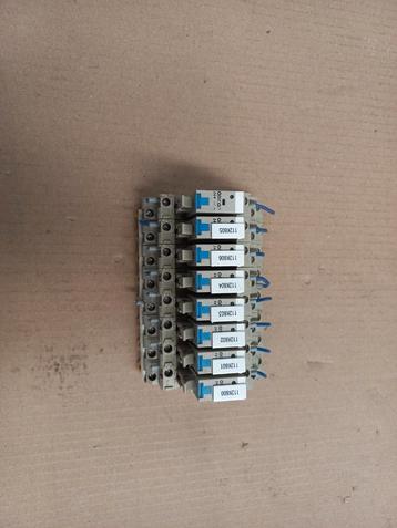 8x 24 volt relais 1x maak/verbreek  beschikbaar voor biedingen