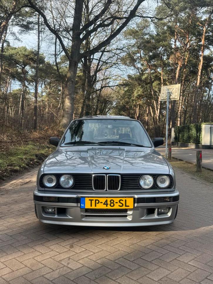 BMW E30 1.8 I 318 K6 1988 Grijs, Auto's, BMW, Particulier, 3-Serie, Elektrische buitenspiegels, Lichtmetalen velgen, Mistlampen