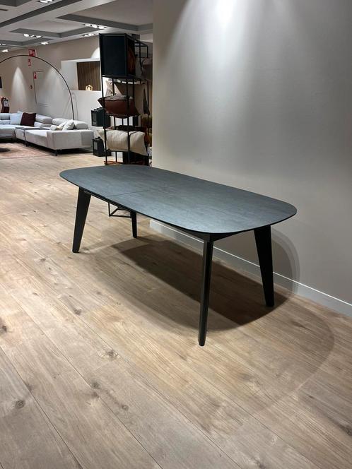 Montel Enzo uitschuiftafel antraciet keramiek, Huis en Inrichting, Tafels | Eettafels, Gebruikt, 100 tot 150 cm, 200 cm of meer