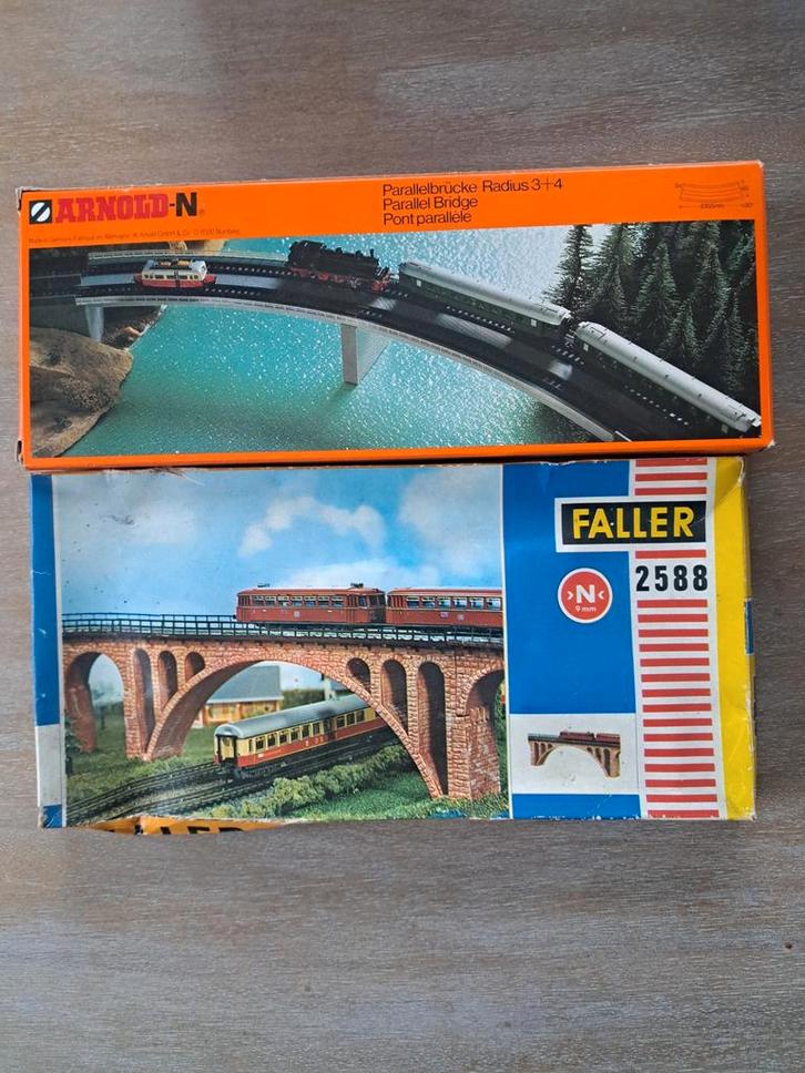 Arnold-N 6122 & Faller 2588 Bruggen - N Schaal, Hobby en Vrije tijd, Modeltreinen | H0, Brug, Tunnel of Gebouw, Gelijkstroom of Wisselstroom