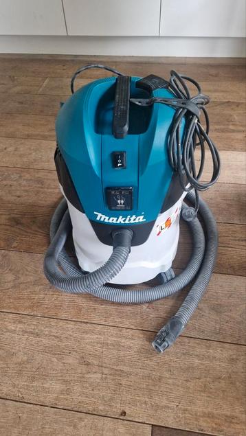 Makita VC2512L Waterstofzuiger  beschikbaar voor biedingen