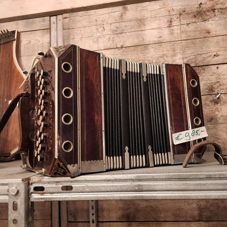 Oude Trekzak / Constatina, Muziek en Instrumenten, Accordeons, Gebruikt, Knopaccordeon, Overige formaten, Overige merken, Met riemen