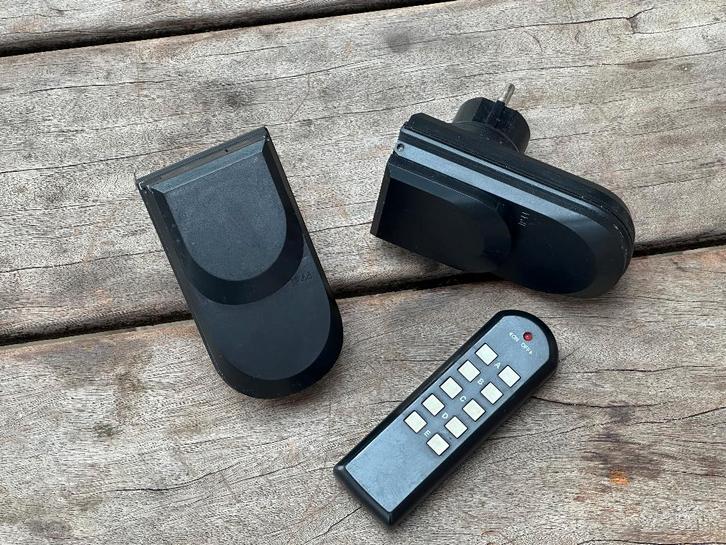 SET 2x Buitenstopcontact + afstandsbediening IP44, Doe-het-zelf en Verbouw, Elektra en Kabels, Overige typen, Ophalen of Verzenden