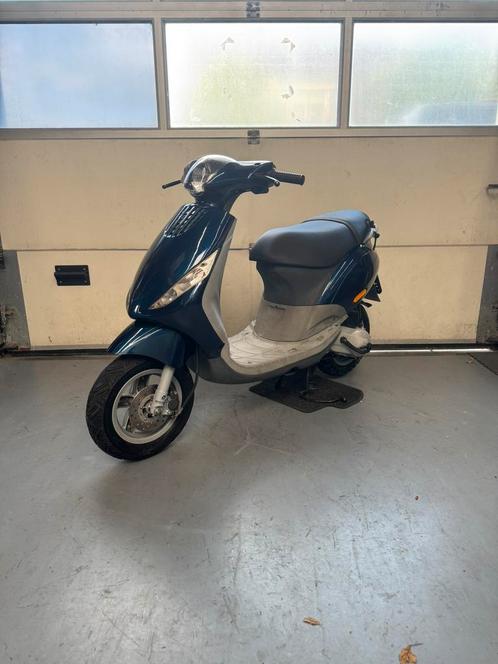 Piaggio Zip 2000 50cc 2t, Fietsen en Brommers, Scooters | Piaggio, Zo goed als nieuw, Zip, Maximaal 45 km/u, Tweetakt, Ophalen