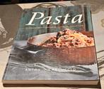 Pasta van Antonio Carluccio, Boeken, Kookboeken, Ophalen of Verzenden, Gelezen, Italië
