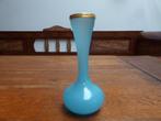 Sierlijk opaline vaasje in blauw met vergulde rand, Murano