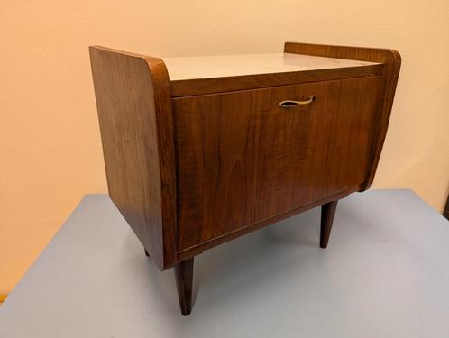 Midcentury modern Scandinavisch teak formica nachtkastje 60s, Huis en Inrichting, Slaapkamer | Nachtkastjes, Gebruikt, Minder dan 55 cm