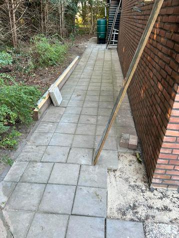 Gratis Stoeptegels 30x30 - Zelf verwijderen! beschikbaar voor biedingen