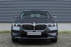BMW 5 Serie Sedan 520i | Nieuw Model! / Innovation Pack / Co, Auto's, BMW, Te koop, Zilver of Grijs, Benzine, Gebruikt