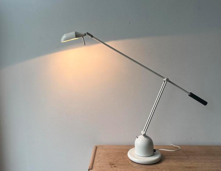Verstelbare vintage Italiaanse bureaulamp van Stilplast, Huis en Inrichting, Lampen | Tafellampen, Gebruikt, Minder dan 50 cm