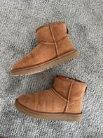 Ugg Mini Chestnut Maat 39, Kleding | Dames, Schoenen, Ophalen of Verzenden, Zo goed als nieuw, Bruin, Lage of Enkellaarzen