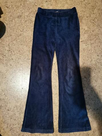 WE Fashion velours flared broek blauw maat 128 beschikbaar voor biedingen