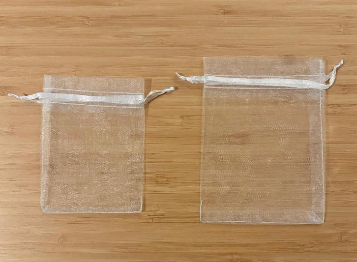 Witte zakjes met trekkoortje, herbruikbare zakjes 7x9 & 9x12, Diversen, Cadeaupapier, Nieuw, Verzenden