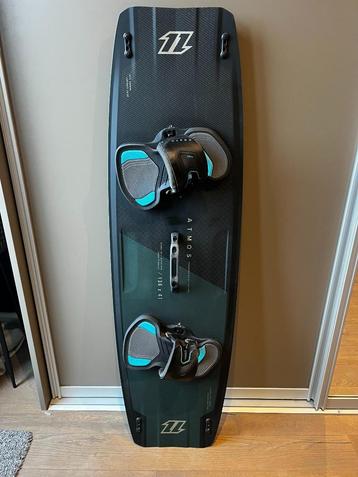 North Atmos carbon twintip zwart 138x41 2022 beschikbaar voor biedingen