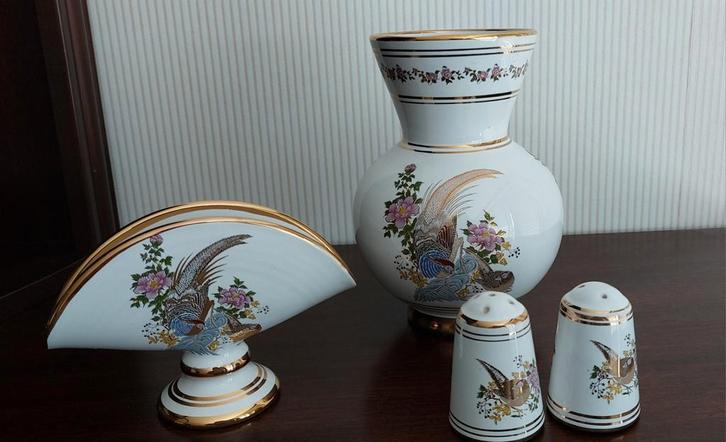 Grieks Porseleinen Set - Vaas, Servethouder & Zoutstel, Antiek en Kunst, Antiek | Woonaccessoires, Ophalen of Verzenden