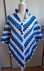 Omslagdoek, poncho, gehaakt, blauw wit, Kleding | Dames, Ophalen, Zo goed als nieuw, Maat 42/44 (L), Sjaal
