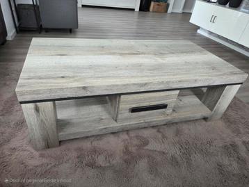 Salontafel beschikbaar voor biedingen
