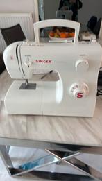 Singer naaimachine heel weinig gebruikt, Hobby en Vrije tijd, Naaimachines en Toebehoren, Ophalen, Zo goed als nieuw, Naaimachine