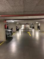 Te huur: Beveiligde Parkeerplaats – Dichtbij Station Amstel., Huizen en Kamers, Garages en Parkeerplaatsen, Amsterdam