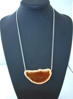 zilverkleurige ketting met geode agaat schijf oranje, Ophalen of Verzenden, Nieuw, Oranje, Overige materialen
