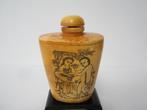 Chinese snuifflesje erotische /snuff bottle met lepel, Ophalen of Verzenden