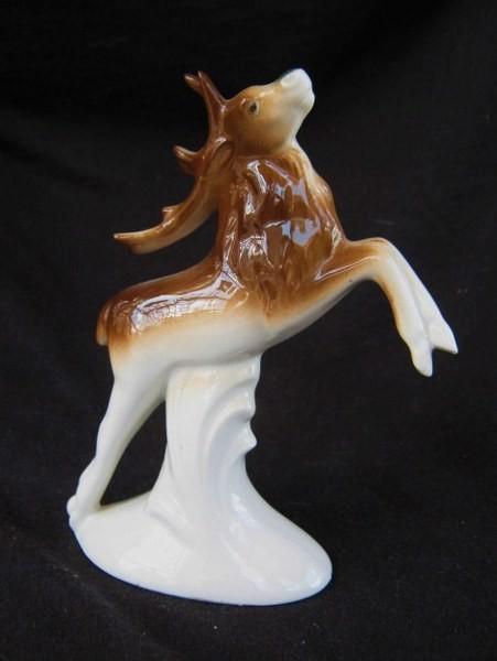Mooi porseleinen beeldje van een springend hert (891), Verzamelen, Beelden en Beeldjes, Zo goed als nieuw, Dier, Ophalen