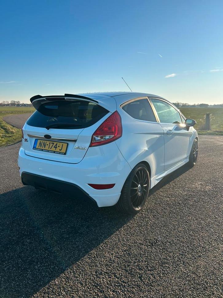 Ford Fiësta 1.4 st-line 2009, Auto's, Ford, Particulier, Fiësta, Benzine, B, Hatchback, Handgeschakeld, Geïmporteerd, Wit, Voorwielaandrijving