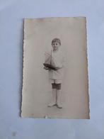 JONGEN. MET. BOOT. 1930, Ophalen of Verzenden, 1920 tot 1940, Kinderen