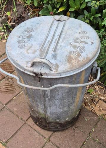 Melkbus, vuilnisemmers vintage, wasketel beschikbaar voor biedingen