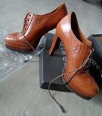 Caroline Biss hoge veter schoenen camel leer 39 NIEUW, Kleding | Dames, Schoenen, Bruin, Nieuw, Ophalen of Verzenden, Schoenen met hoge hakken